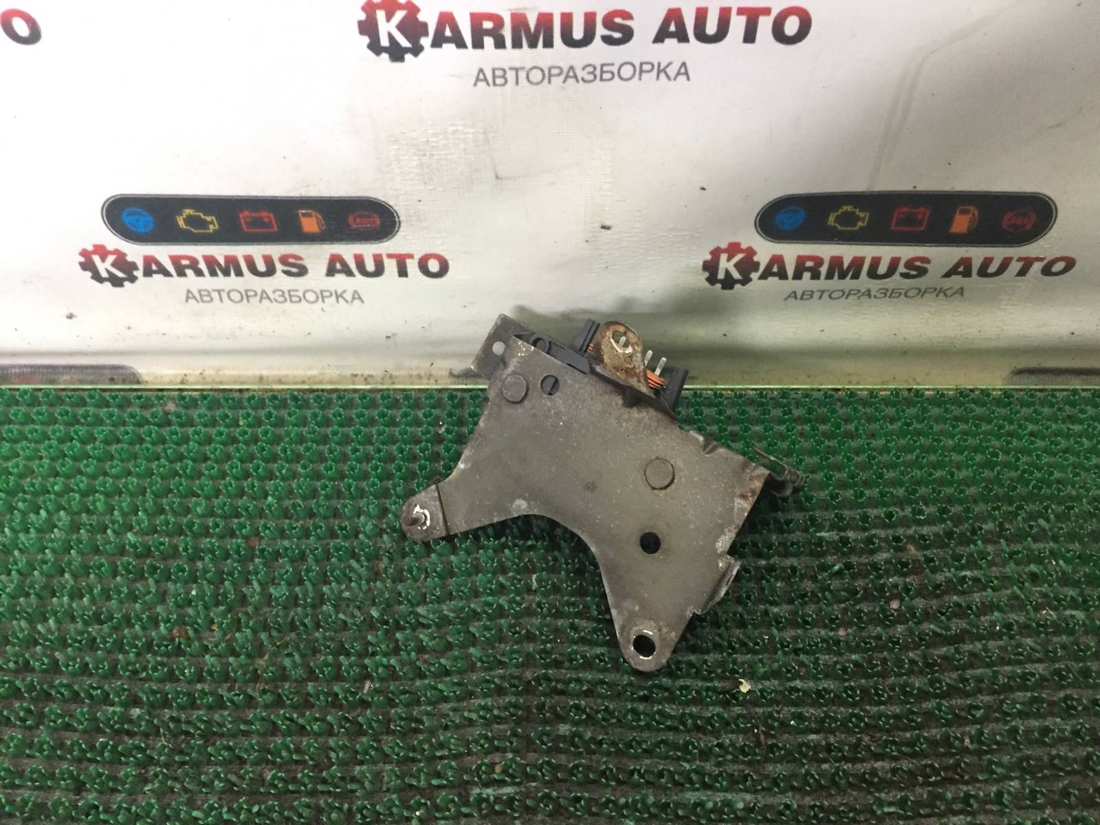 Электронный блок Isuzu Trooper UBS7VF LG6