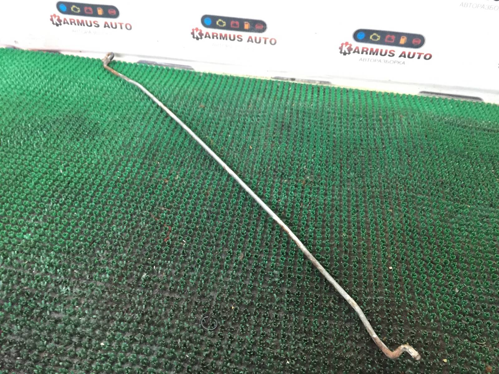 Держатель капота Isuzu Trooper UBS7VF LG6