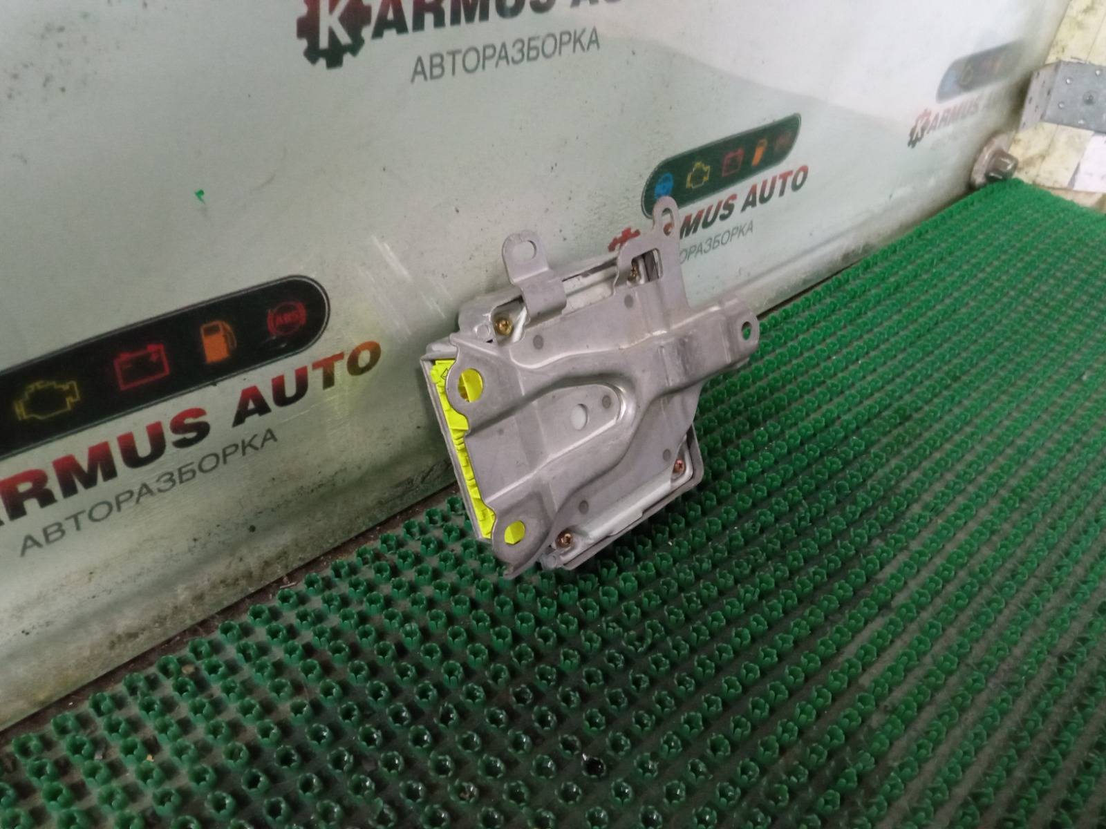 Блок управления airbag Carina ST215 3SFE