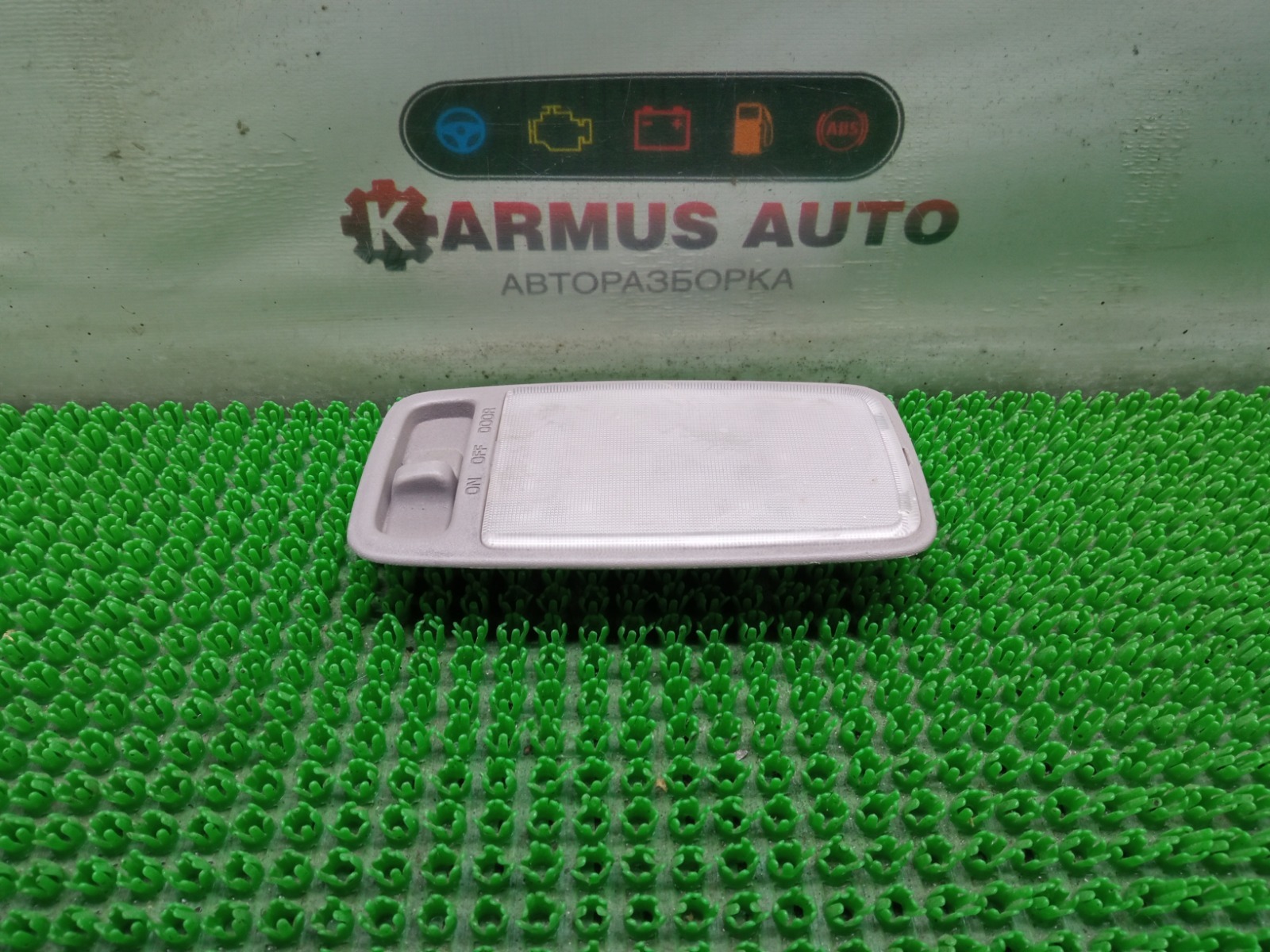 Светильник салона Toyota Mark II GX100 1GFE 8124022120E1 контрактная