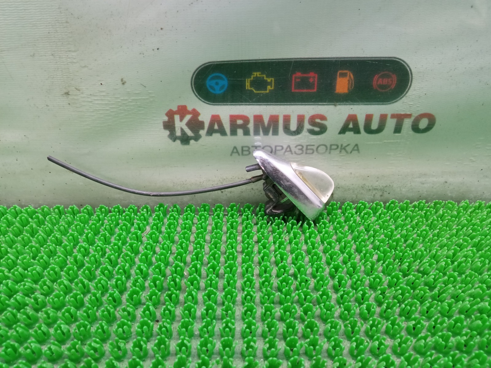 Габарит на крыло левый Toyota Mark II GX90 1GFE 8172022060 контрактная