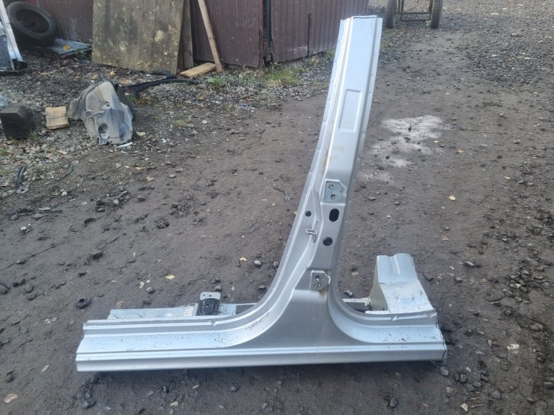 Центральная стойка кузова 760236862R