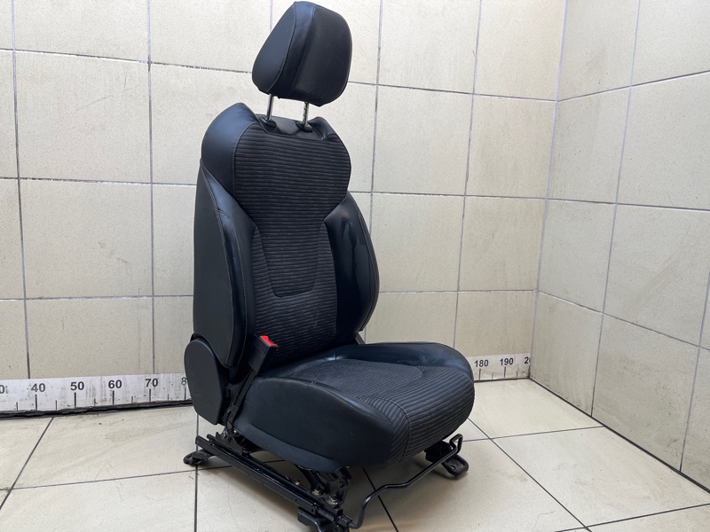 Сиденье 6900100U3481