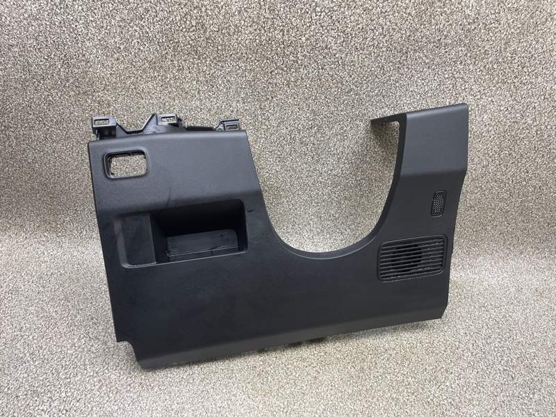 Накладка на торпедо 8894164380