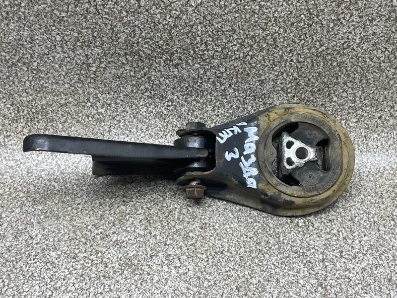 подушка кпп BP4S39040B