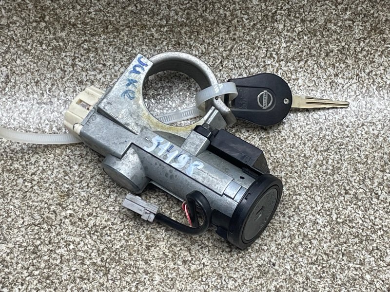 замок зажигания D8700ED60A