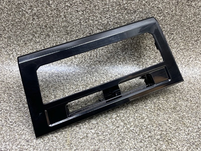 накладка торпедо 5CG819039A