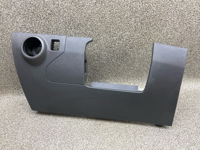 накладка торпедо 5CG857161