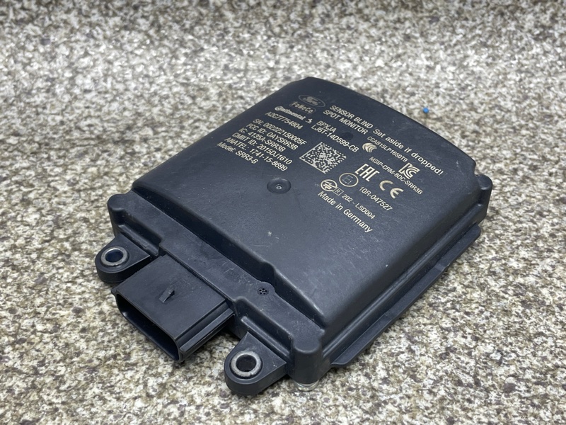 Датчик контроля слепых зон LJ6T14D599CB