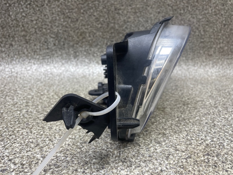 Фара противотуманная с дефектом LJ6B15A254BB