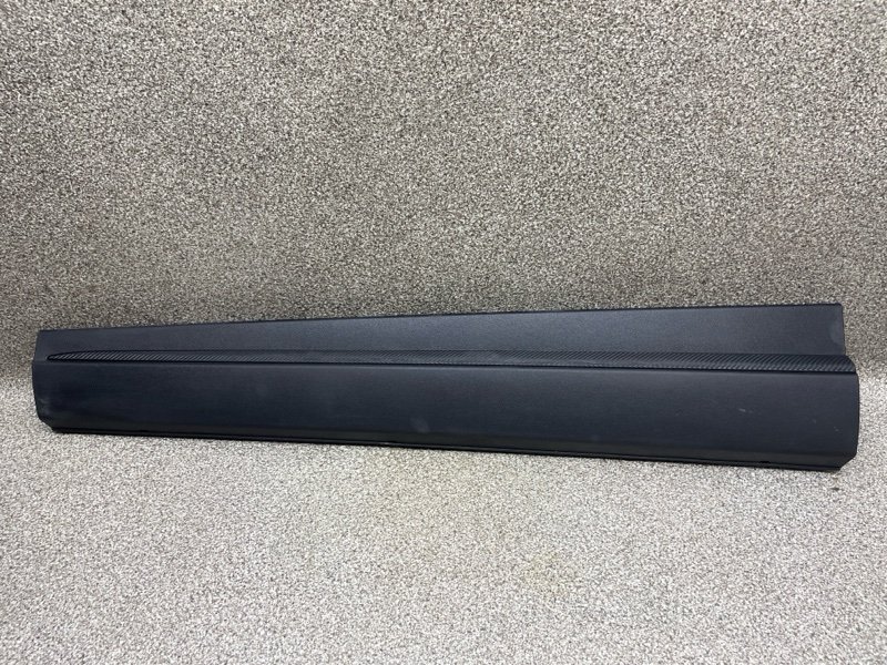 накладка двери 609001821AA