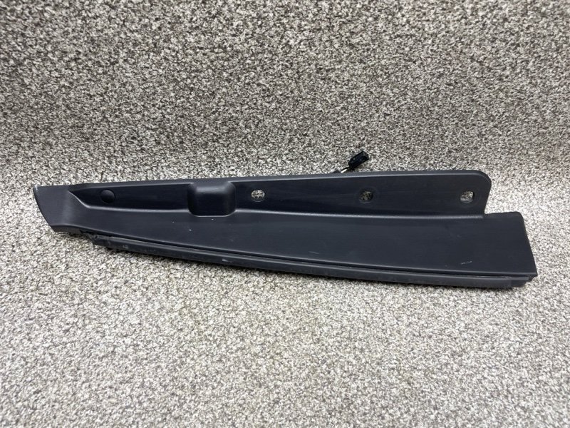 Накладка под фонарь LJ6BS406A77AB