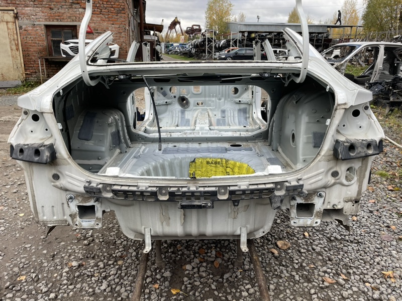 Панель кузова задняя 84174847
