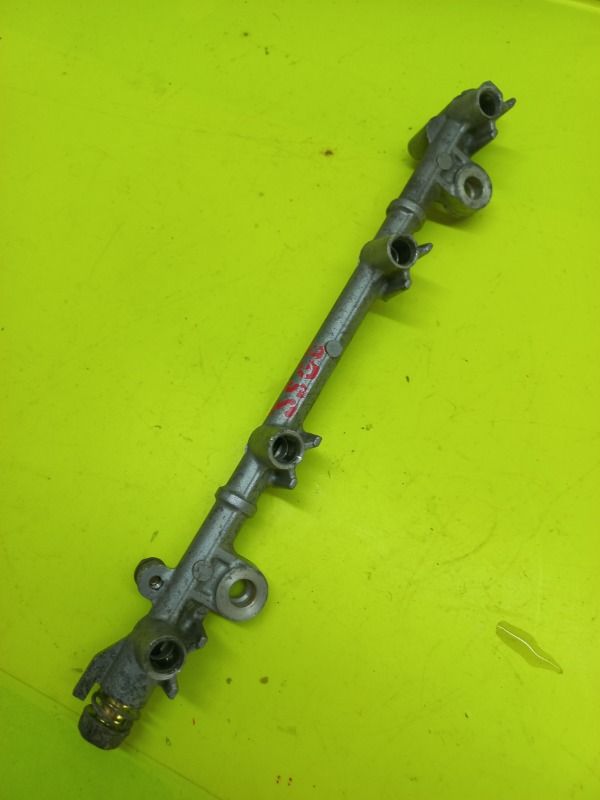 Топливная рейка RAV 4 1998 10 3Sge