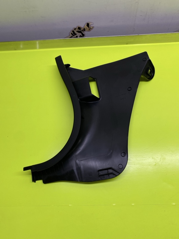 Пластик салона правый Suzuki HUSTLER MR52S-319522 R06A Пластик салона правый Suzuki HUSTLER MR52S-319522 R06A