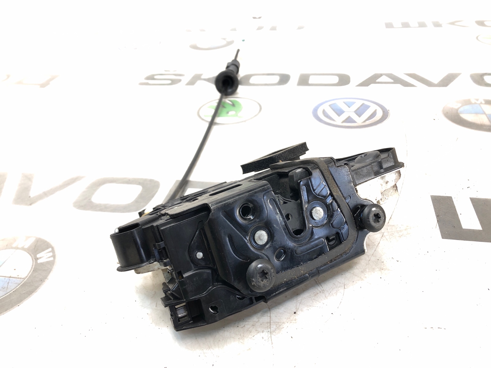 Замок двери передний правый Octavia RS 2014 A7 (5E)
