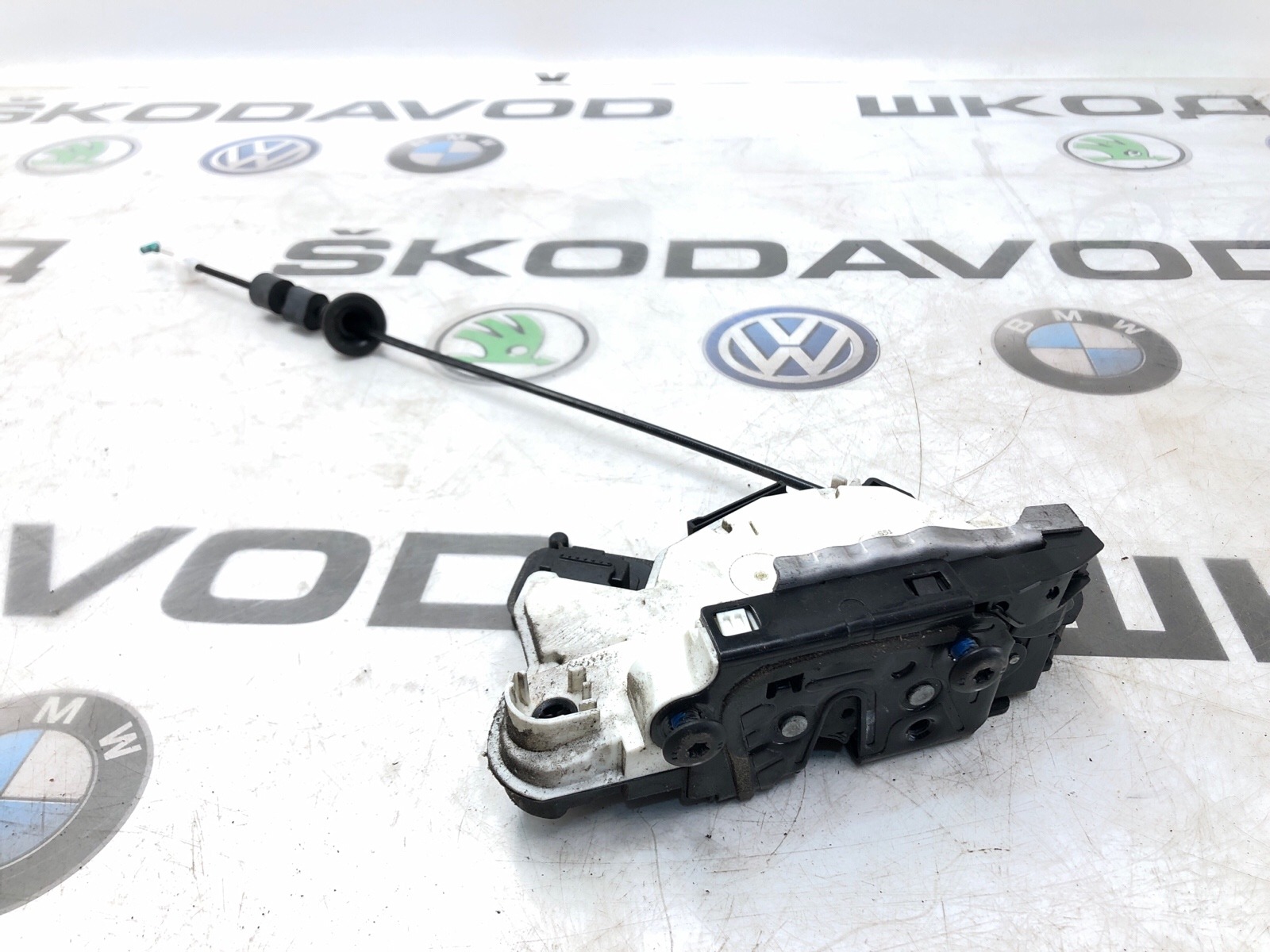 Замок двери передний правый Octavia RS 2014 A7 (5E)