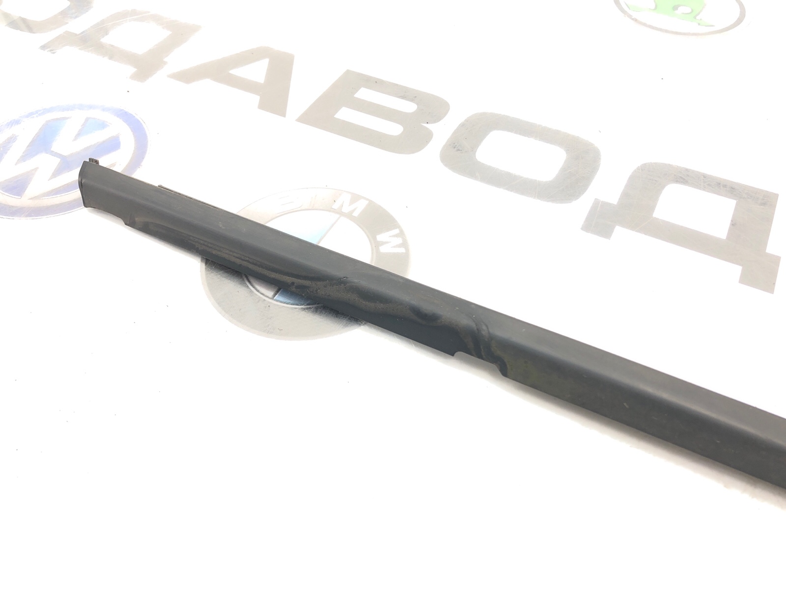 Молдинг стекла передний правый Octavia RS 2014 A7 (5E)