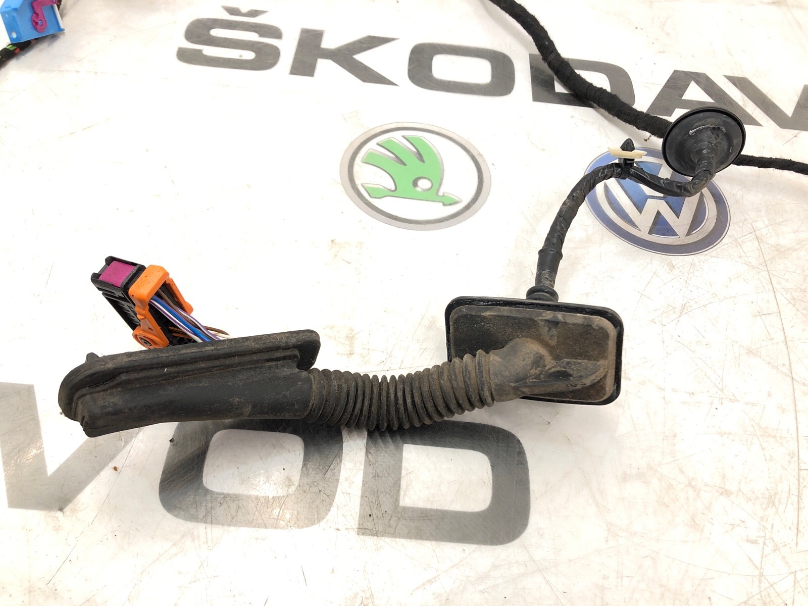 Проводка двери передняя правая Skoda Yeti 5L 2.0 CFJA