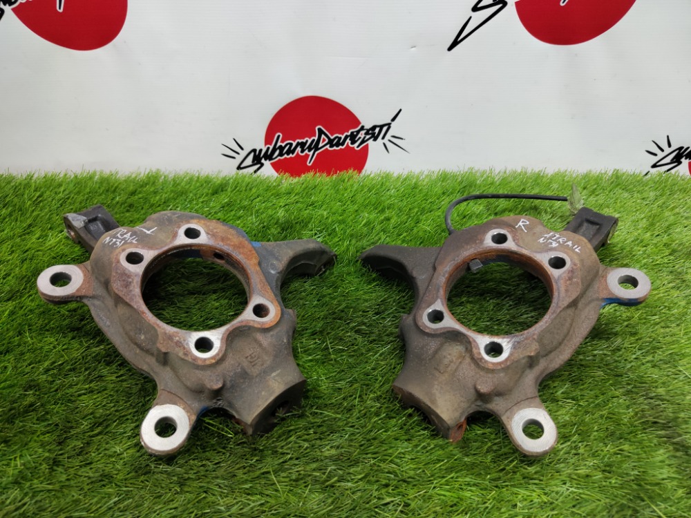 Кулак поворотный передний Nissan X-trail NT31 MR20