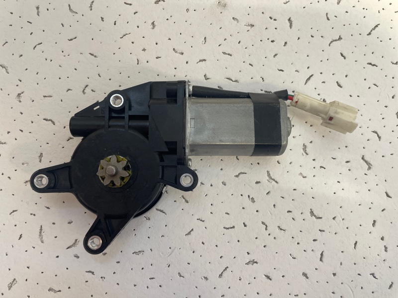 Моторчик стеклоподъемника передний правый ATLANT