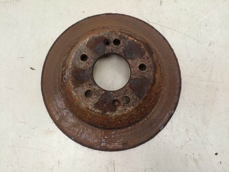 Запчасть диск тормозной задний KIA Sorento 2 поколение 2013 XM 2400 CC - THETA 584112P000 Б/У Диск тормозной задний KIA Sorento 2 поколение 2013 XM 2400 CC - THETA 584112P000 Б/У