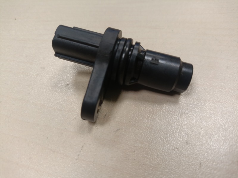 Запчасть датчик положения распредвала TOYOTA COROLLA 10 поколение 2007 1ZRFE 1600CC 9091905060 Б/У Датчик положения распредвала TOYOTA COROLLA 10 поколение 2007 1ZRFE 1600CC 9091905060 Б/У