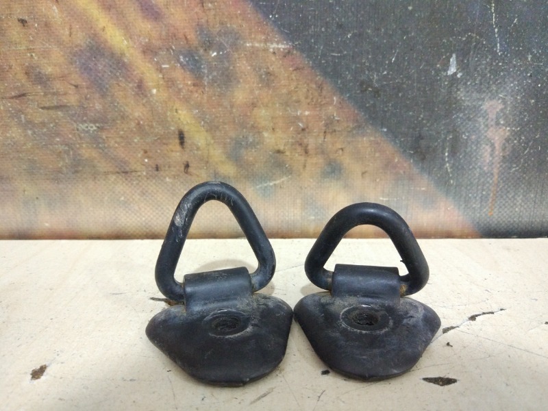 Петля багажника Escalade 2002 LQ9