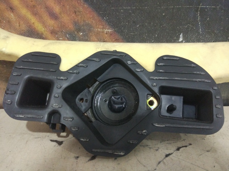 Динамик Escalade 2002 LQ9