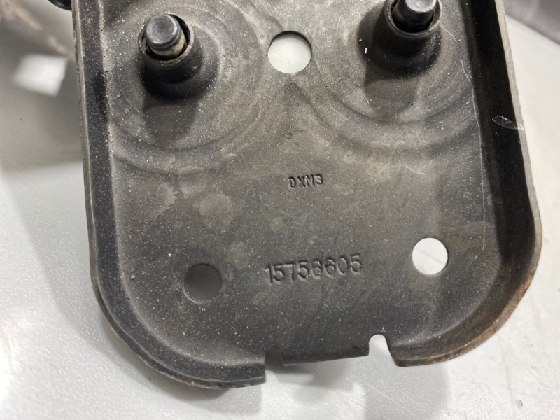 Петля двери задняя Escalade 2002 LQ9 Петля двери задняя Escalade 2002 LQ9