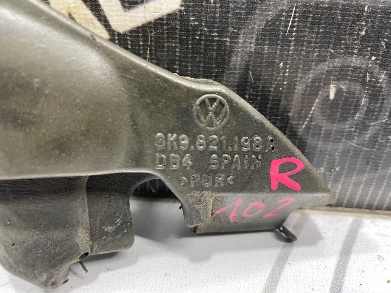 Уплотнитель крыла A4 Allroad 2012 B8 CDNC