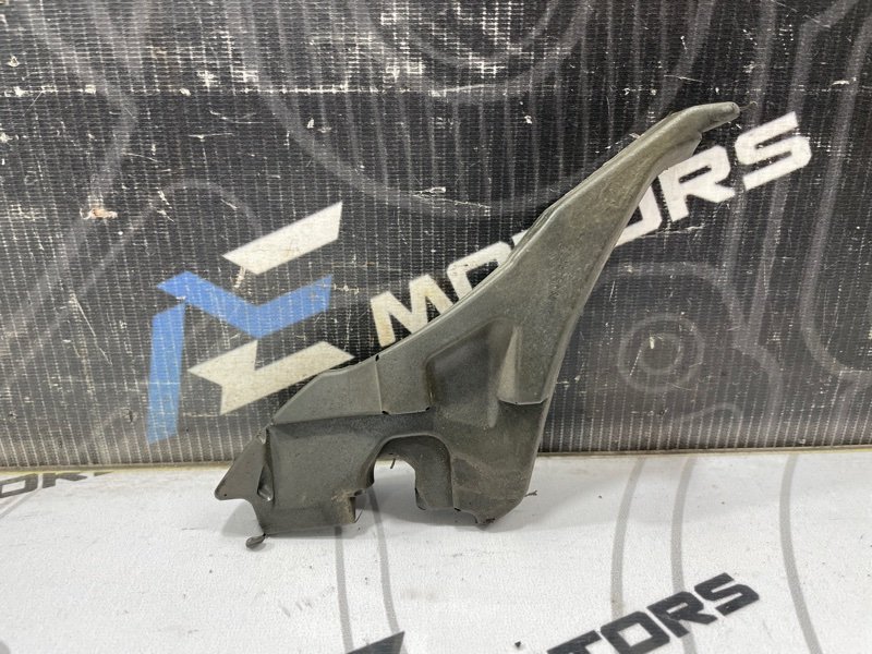 Уплотнитель крыла A4 Allroad 2012 B8 CDNC