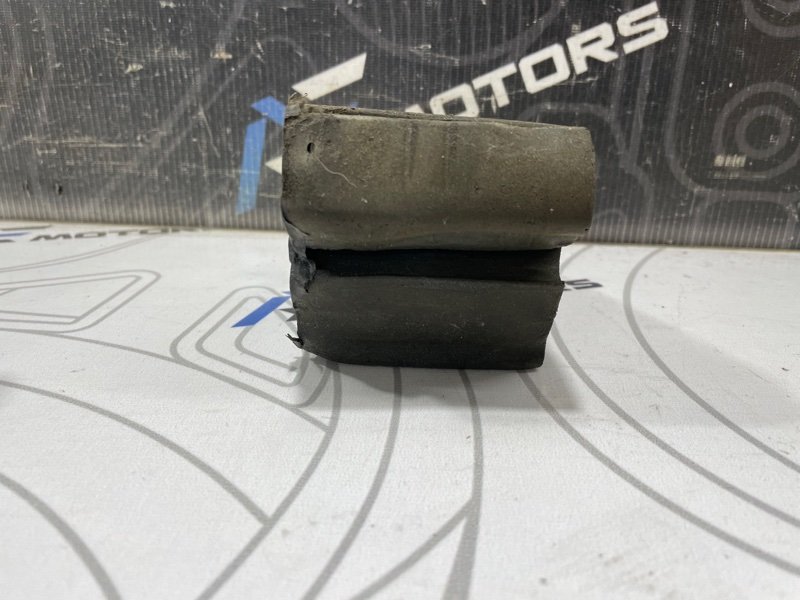 Уплотнитель крыла Passat 2009 B6 BZB