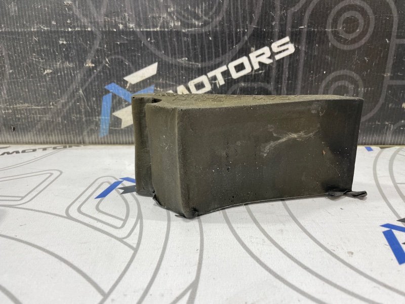 Уплотнитель крыла Passat 2009 B6 BZB