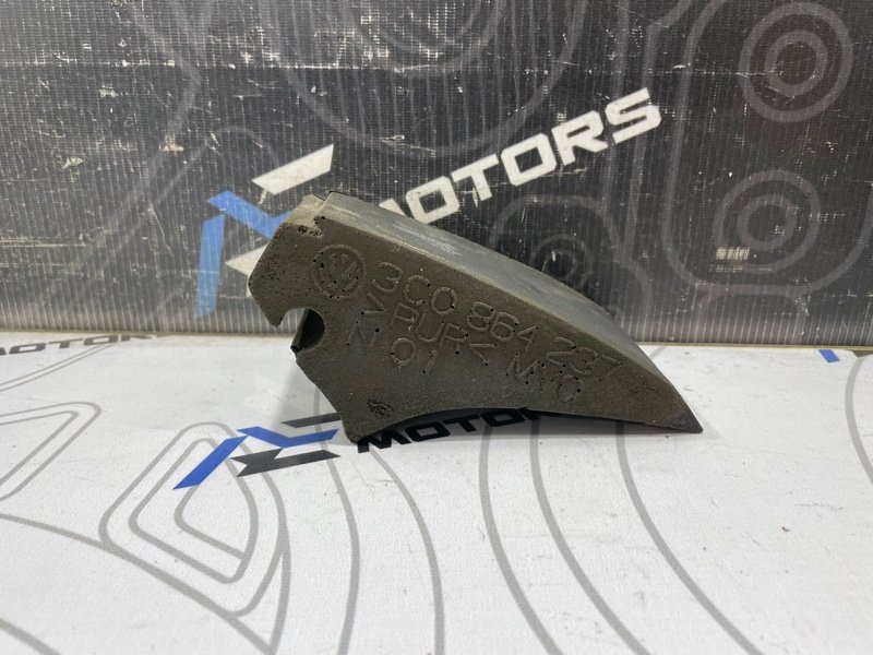 Уплотнитель крыла Volkswagen Passat 2009 B6 BZB 3C0864237 Б/У