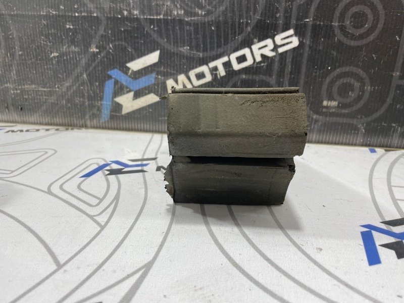 Уплотнитель крыла Passat 2009 B6 BZB