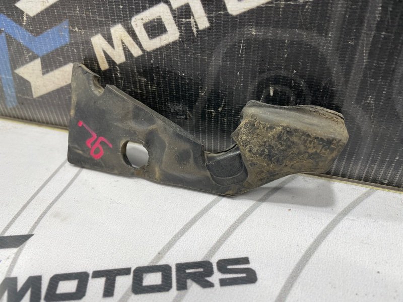 Уплотнитель планки обтекателя BMW 5-Series E60 N62B48B