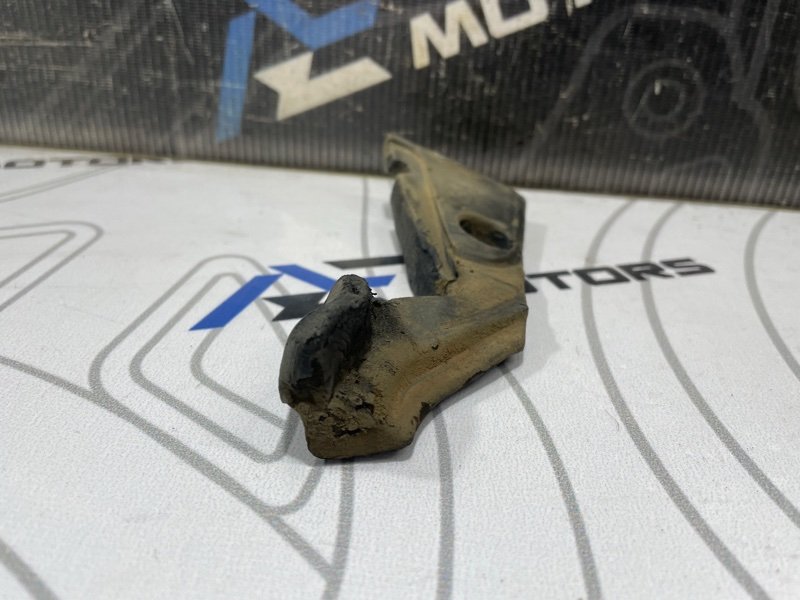 Уплотнитель планки обтекателя 5-Series 2006 E60 N62B48B