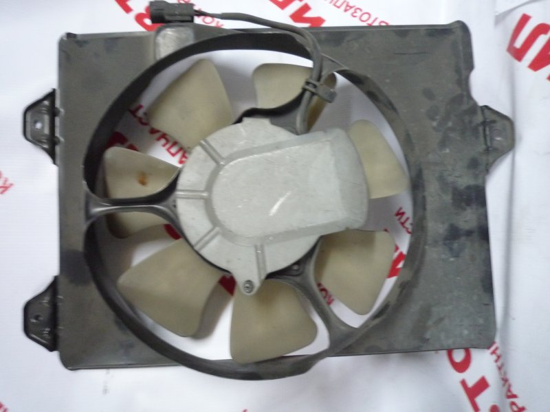 Диффузор радиатора Toyota Ipsum SXM10G, SXM15G, CXM10G 2000