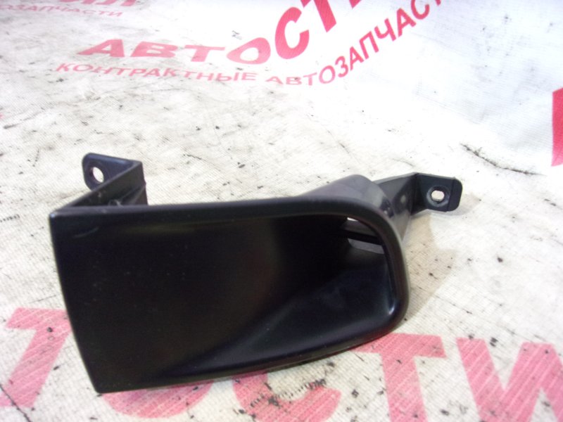 Заглушка бампера Mitsubishi Airtrek CU2W, CU4W 4G63 2001 правая