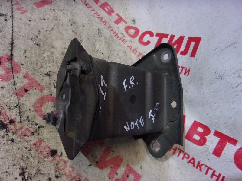 Кронштейн бампера Nissan Note ZE11, E11, NE11 HR15 2005 передний правый