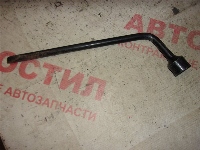 Ключ баллонный 21 (б/у)