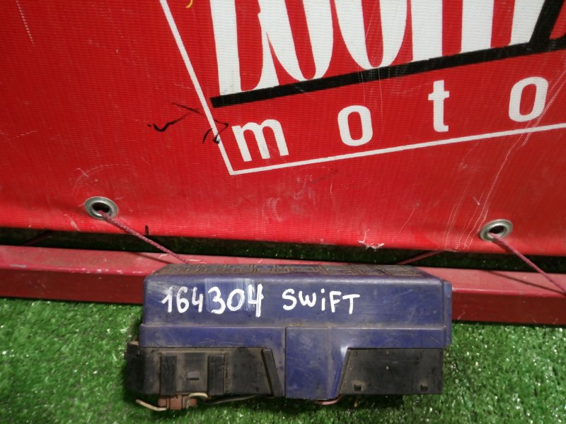 Блок реле и предохранителей Suzuki Swift HT51S M13A 2000 (б/у)