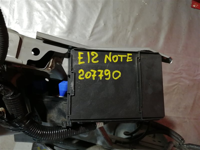 Блок реле и предохранителей Nissan Note E12 HR12DE 2012 (б/у)