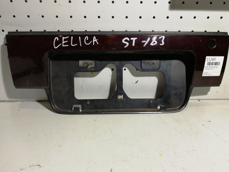 Фонарь (вставка багажника) Toyota Celica ST180 1989 задний (б/у)