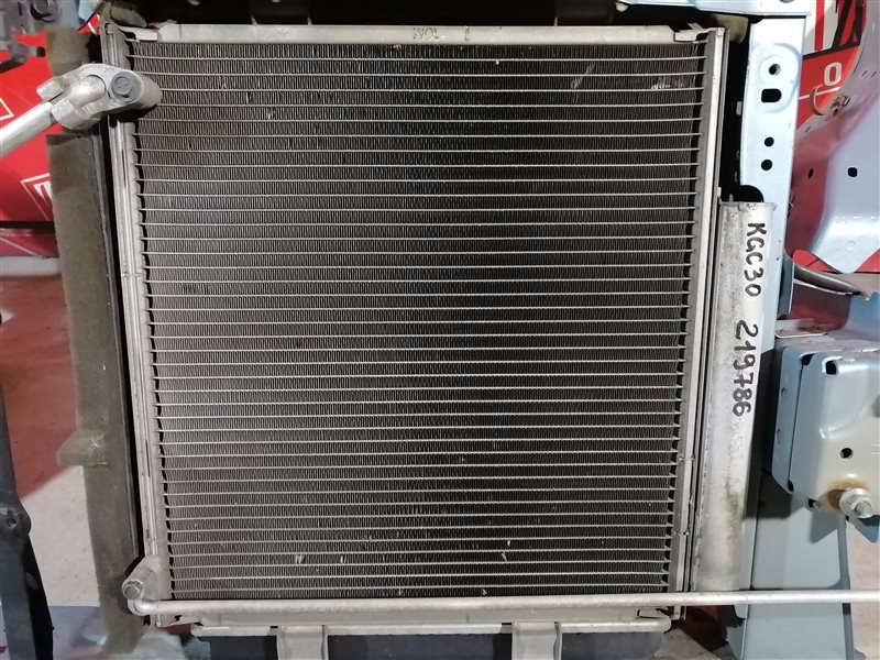 Радиатор кондиционера Toyota Passo KGC30 1KR-FE 2010 (б/у)