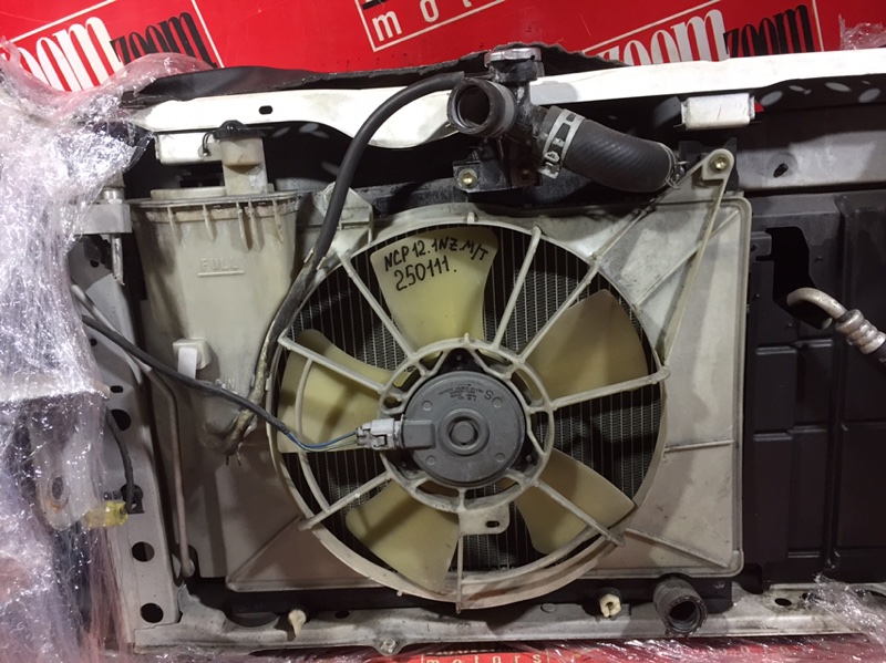 Радиатор двигателя Toyota Platz NCP12 1NZ-FE 1999 (б/у)