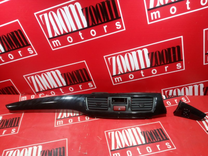 Консоль панели приборов Mitsubishi Lancer CS5W 4G93 2000 серый (б/у)