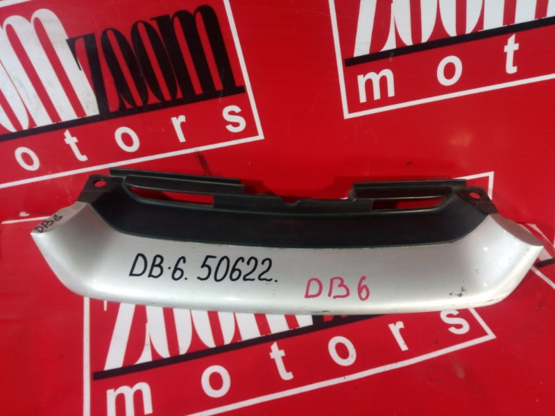 Решетка радиатора Honda Integra DB6 D15B 1993 передняя серебро (б/у)