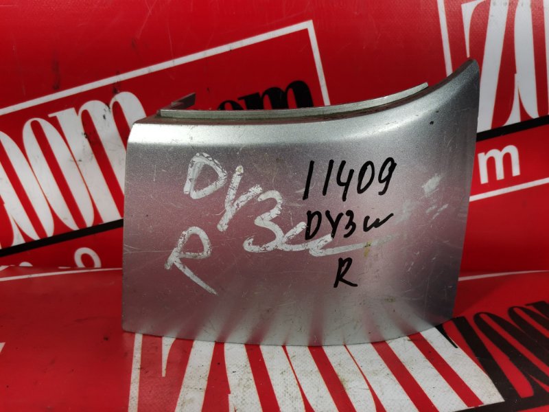 Планка под фонарь Mazda Demio DY3W ZJ-VE 2002 задняя правая серебро (б/у)